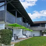 Familienappartement Bayvista Mit Terrasse By Interhome Appartement Lam